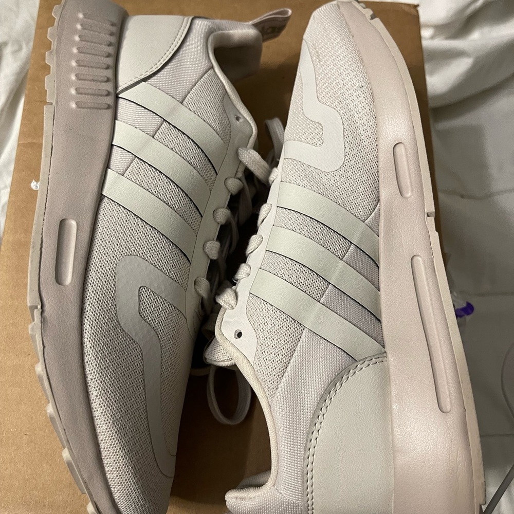 Adidas Swift run nude